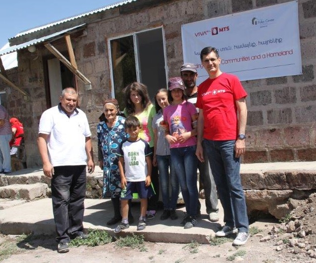 Vivacell-MTS. From a dilapidated building into a renovated house