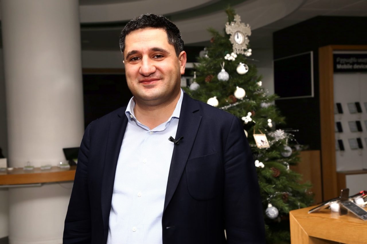 All smartphones available with much more internet volume at Ucom