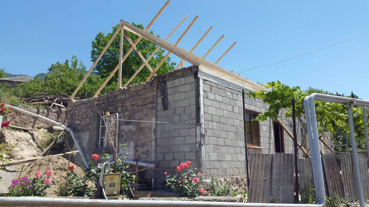 Viva-MTS: The works to replace the dilapidated roof with a new one launched in Khashtarak