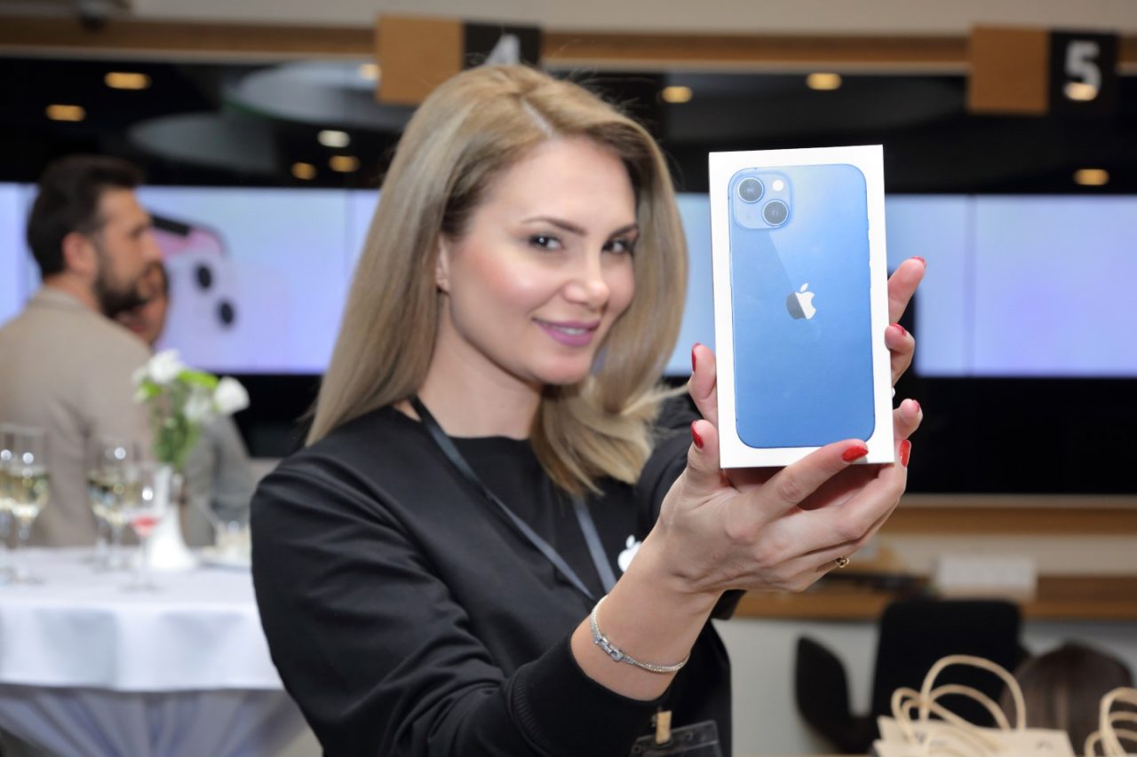 Ucom Has Officially Launched the Sale of iPhone 13