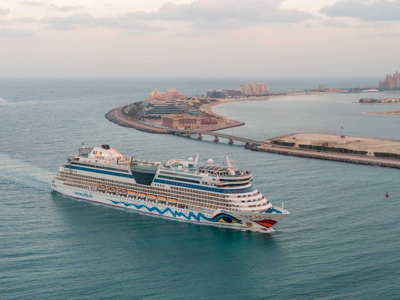 Dubai marks start of 2023-2024 cruise season with first luxury liner docking at Mina Rashid