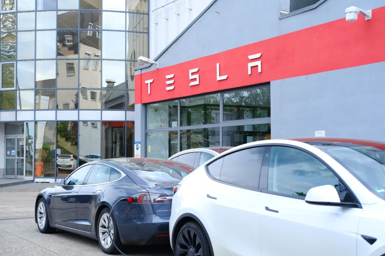 Top-Selling Electric Cars in 2024: Global Leaders and Market Trends