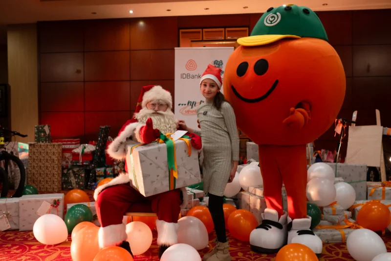 IDBank Employees’ New Year Gifts for “Hayordi” Foundation beneficiary children