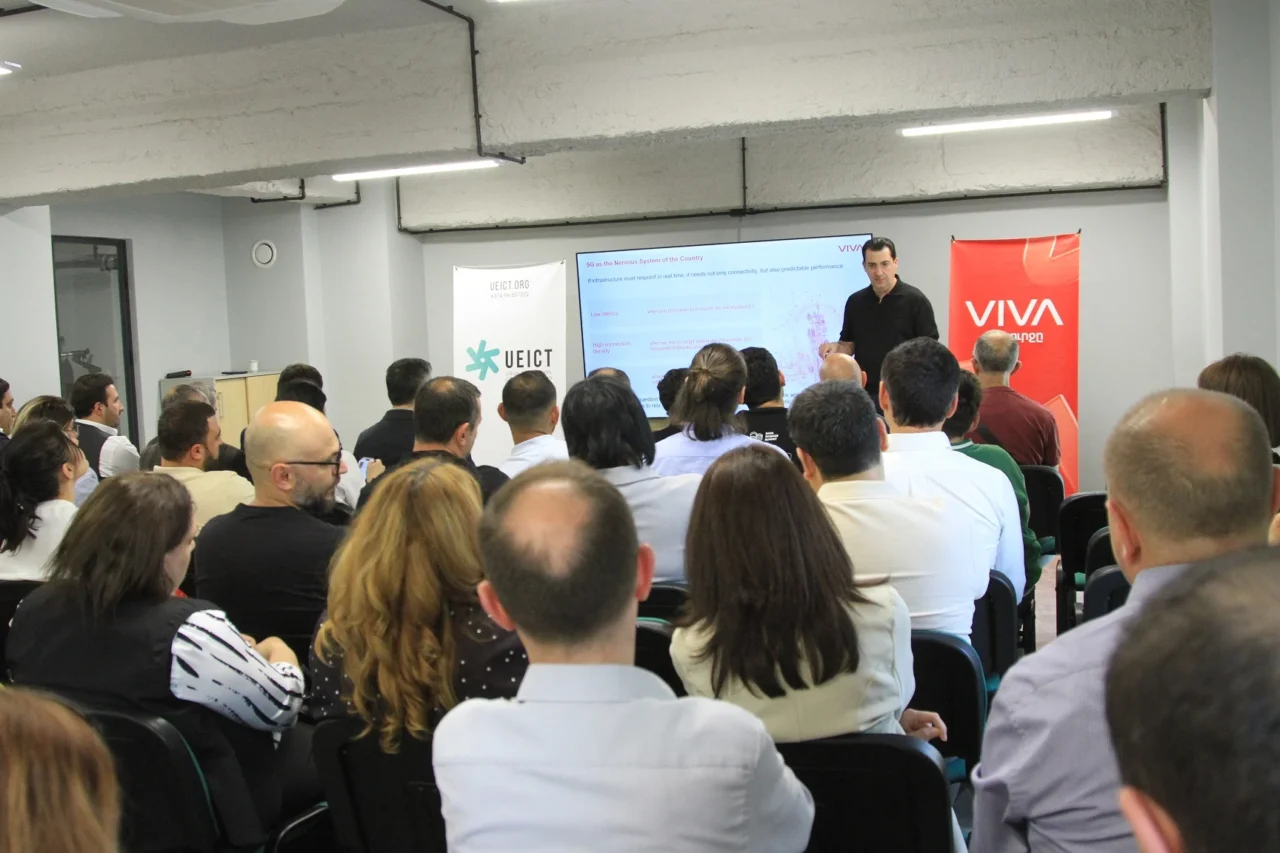 “AIoT: From Connectivity to Thinking Infrastructure”: Viva General Director Gives Lecture at the UEICT