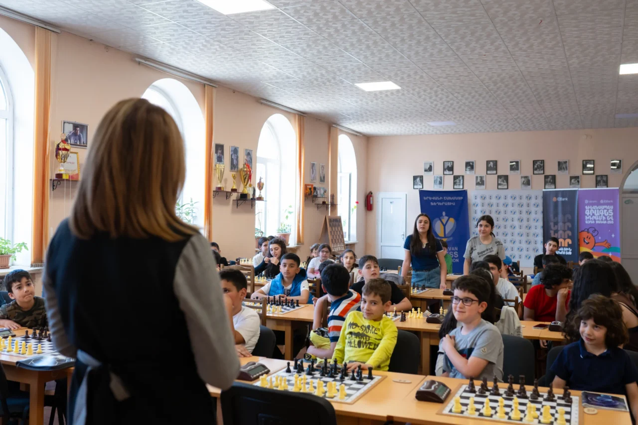 Financial Literacy Training for Young Chess Players: Idram & IDBank